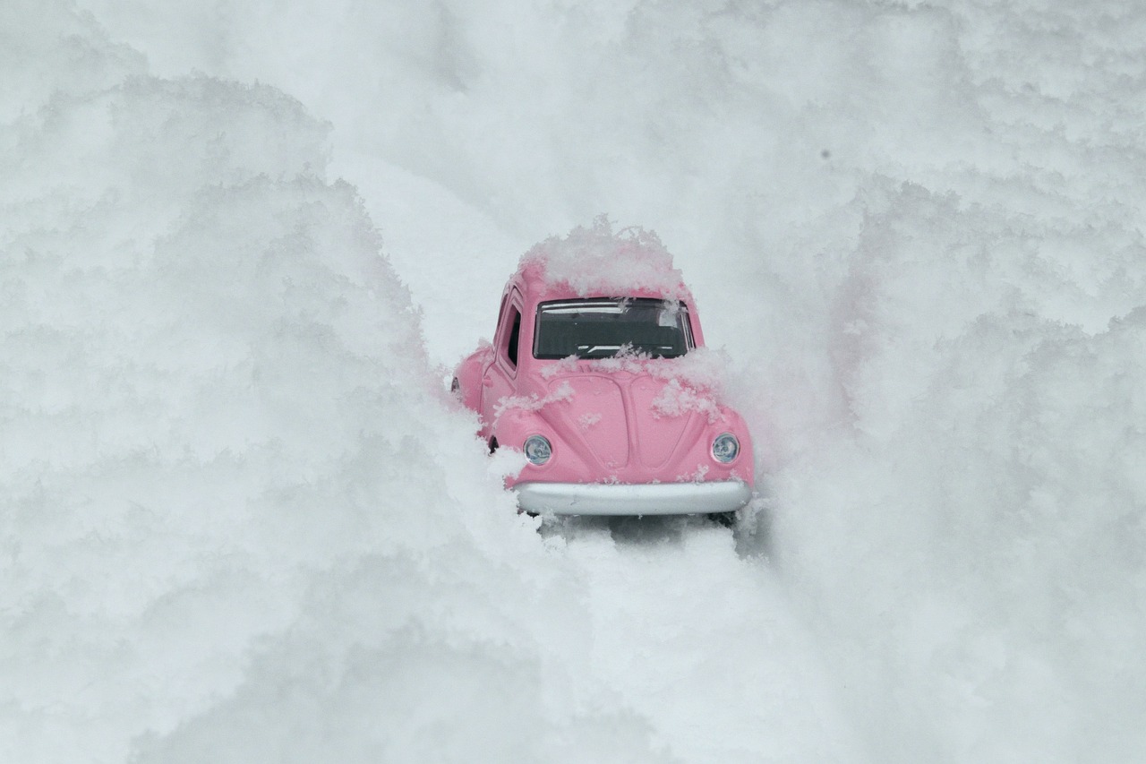 漠河迎来首场雪，中国最北城市在冬季的别样风情与独特挑战